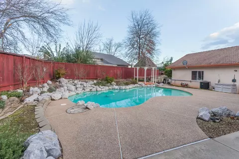 6317 Carmel Dr, Redding, CA 96003 photo 15