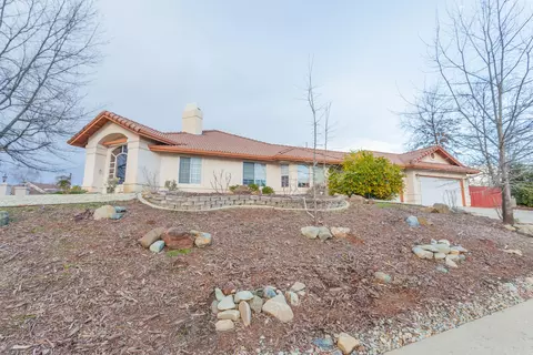 6317 Carmel Dr, Redding, CA 96003 photo 5