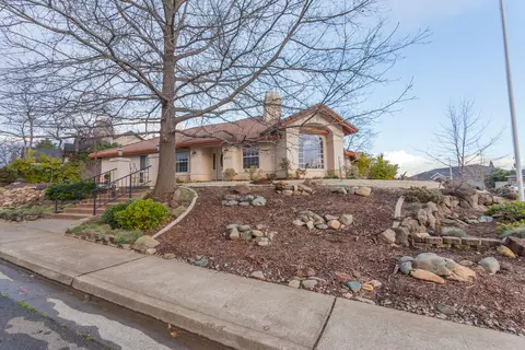 6317 Carmel Dr, Redding, CA 96003 photo 3