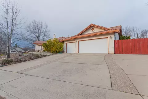 6317 Carmel Dr, Redding, CA 96003 photo 7