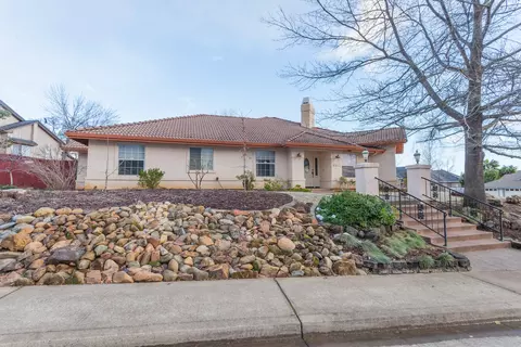 6317 Carmel Dr, Redding, CA 96003 photo 2