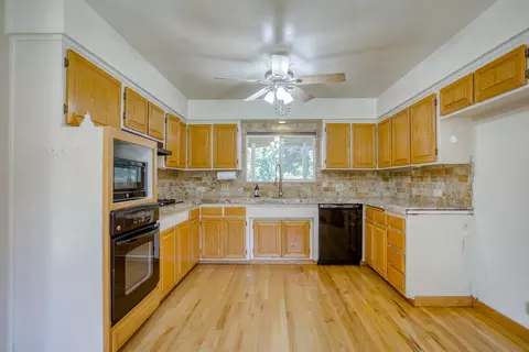 6974 Sacramento Dr, Redding, CA 96001 photo 8