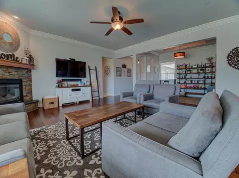 798 Grants Pass, Redding, CA 96003 photo 6
