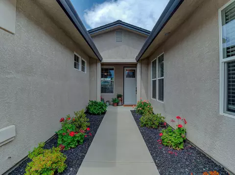 798 Grants Pass, Redding, CA 96003 photo 3