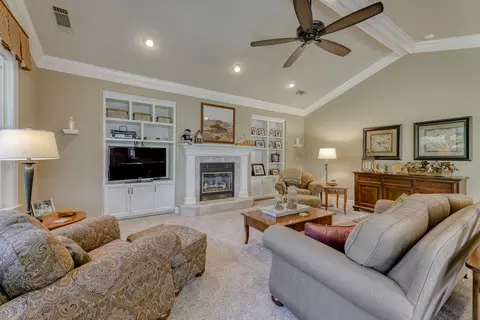 4636 St Charles Dr, Redding, CA 96002 photo 10