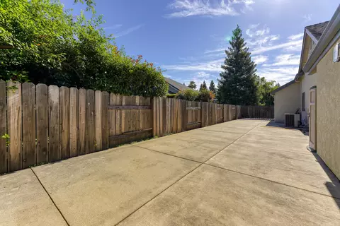 4636 St Charles Dr, Redding, CA 96002 photo 28