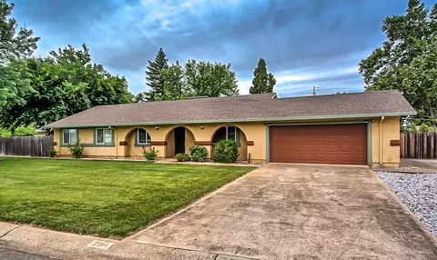 7194 Granada Dr, Redding, CA 96002 photo 2