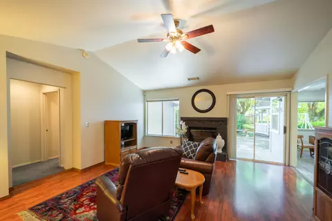 6560 Creekside St, Redding, CA 96001 photo 8
