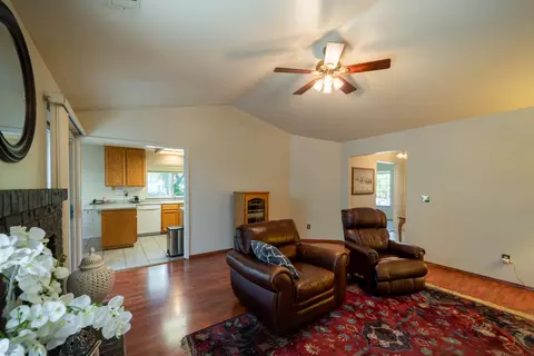 6560 Creekside St, Redding, CA 96001 photo 9