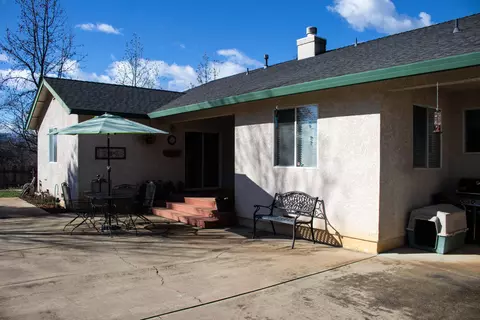 891 Country Oak Dr, Redding, CA 96003 photo 8