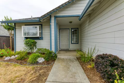 198 Mammoth, Redding, CA 96003 photo 3