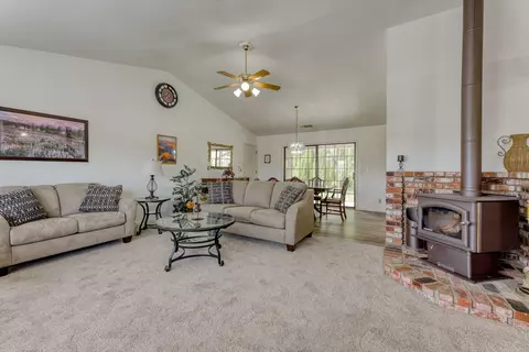 19337 Hollow Ln, Redding, CA 96003 photo 11