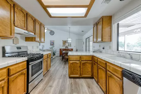 19337 Hollow Ln, Redding, CA 96003 photo 5