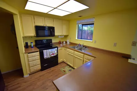 867 Chamise Way, Redding, CA 96002 photo 6