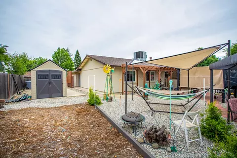 219 Woodhill Dr, Redding, CA 96003 photo 28