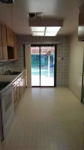 1004 3rd St, Redding, CA 96002 photo 2