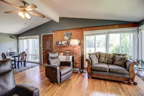 1516 Riviera Dr, Redding, CA 96001 photo 5