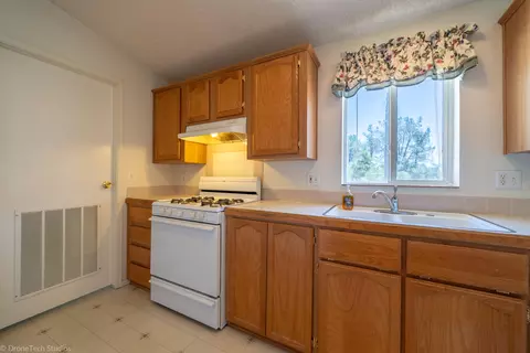 21344 Faith Ave, Redding, CA 96003 photo 5