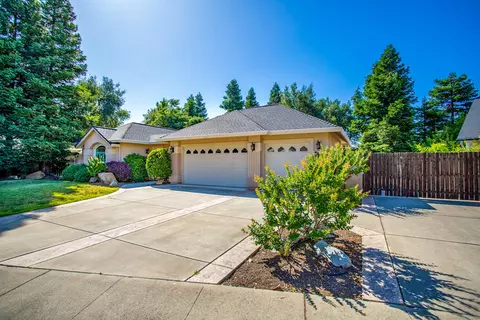 4880 Clark River Dr, Redding, CA 96002 photo 1
