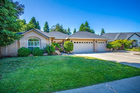 4880 Clark River Dr, Redding, CA 96002 photo 3