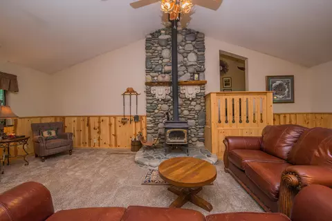 200 Coffee Creek Rd, Coffee Creek, CA 96091 photo 6