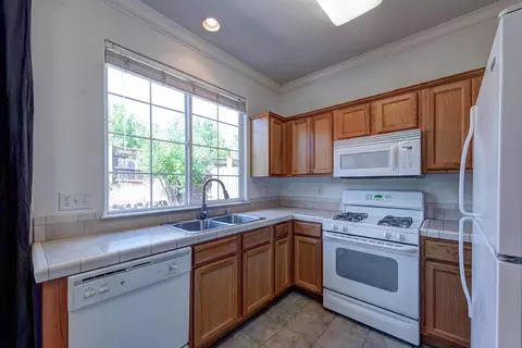 2380 Shining Star Way, Redding, CA 96003 photo 6
