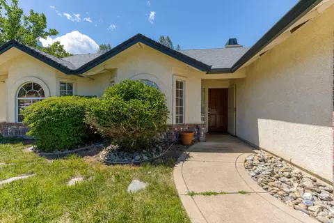 5750 Constitution Way, Redding, CA 96003 photo 2