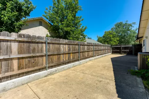 5750 Constitution Way, Redding, CA 96003 photo 16