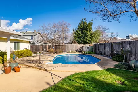 475 Woodhill Dr, Redding, CA 96003 photo 25