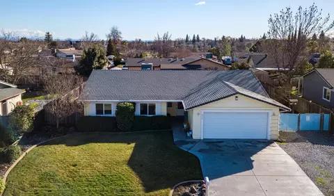 475 Woodhill Dr, Redding, CA 96003 photo 1