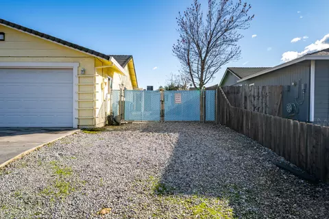 475 Woodhill Dr, Redding, CA 96003 photo 35
