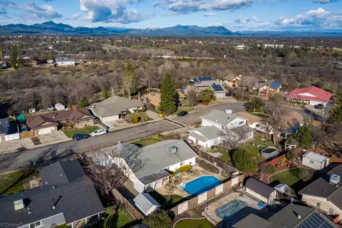 475 Woodhill Dr, Redding, CA 96003 photo 30
