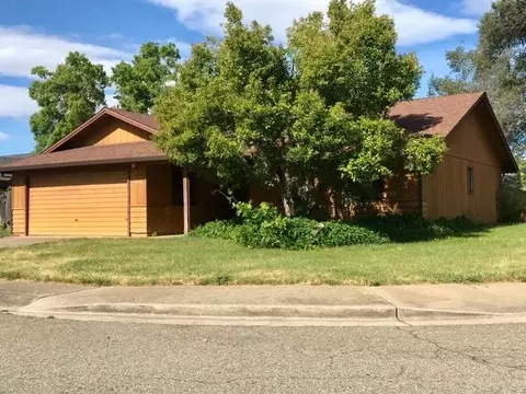 1960 Silverfield Loop, Redding, CA 96002 photo 1