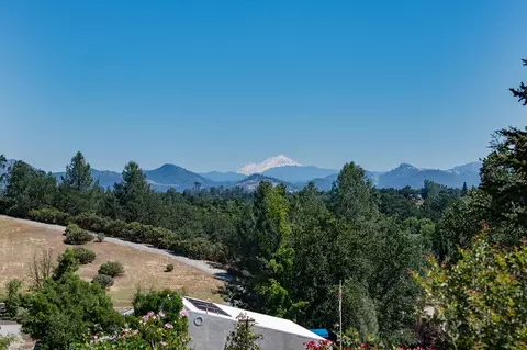 1136 Brokeoff Walk, Redding, CA 96003 photo 8