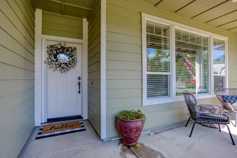 2937 Nicolet Ln, Redding, CA 96001 photo 2