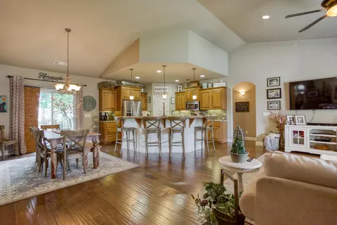 2937 Nicolet Ln, Redding, CA 96001 photo 4