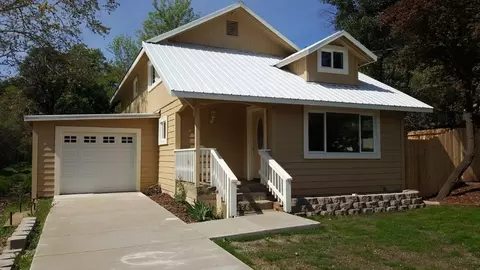 1426 Olive Ave, Redding, CA 96001 photo 1