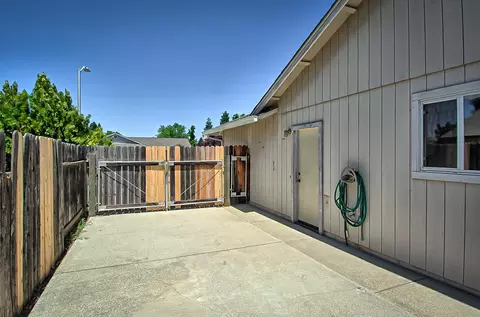 2575 Dewberry Dr, Redding, CA 96003 photo 38