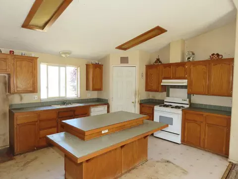 11672 Roberta Way, Bella Vista, CA 96008 photo 3