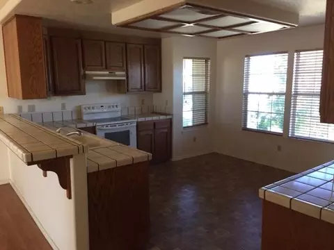 577 Martinique Cir, Redding, CA 96003 photo 7