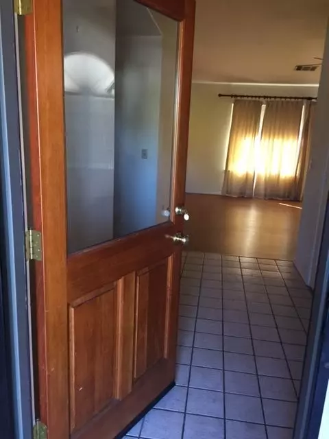 577 Martinique Cir, Redding, CA 96003 photo 4