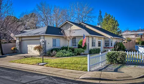 512 Mammoth Path, Redding, CA 96003 photo 1