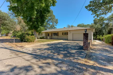 797 Joaquin Ave, Redding, CA 96002 photo 2