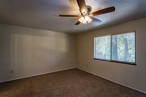 895 Oakmont Dr, Redding, CA 96003 photo 17