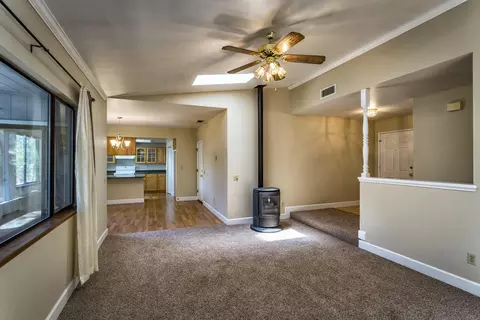 895 Oakmont Dr, Redding, CA 96003 photo 10