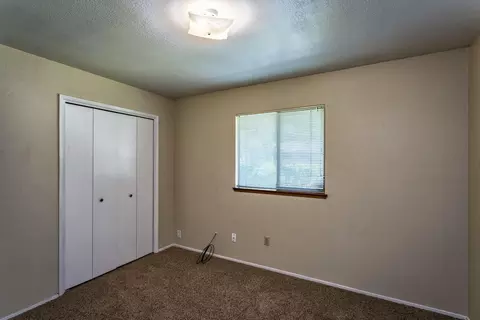 895 Oakmont Dr, Redding, CA 96003 photo 14