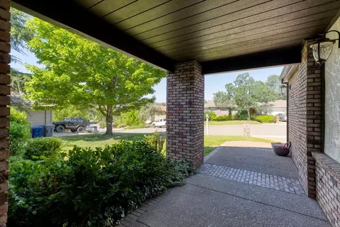 3677 Rosita Dr, Redding, CA 96001 photo 4