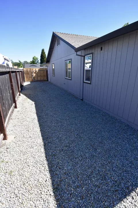 2543 Dewberry Dr, Redding, CA 96003 photo 38