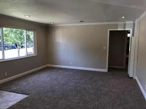 2435 Beverly Dr, Redding, CA 96002 photo 4