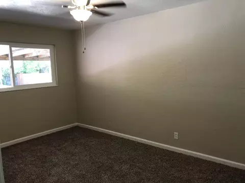 2435 Beverly Dr, Redding, CA 96002 photo 11